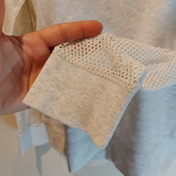 Sale $10❣️Ladies Victoria Secret long-sleeve hoodie size M (#186) - Picture 5 of 9